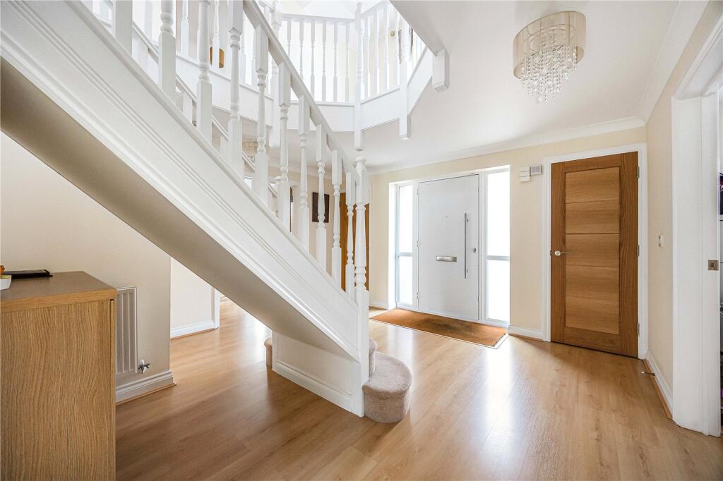 House in Three Mile Cross, Shinfield - View 4