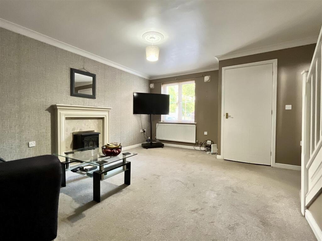 House in Birmingham, Castle Vale - View 2