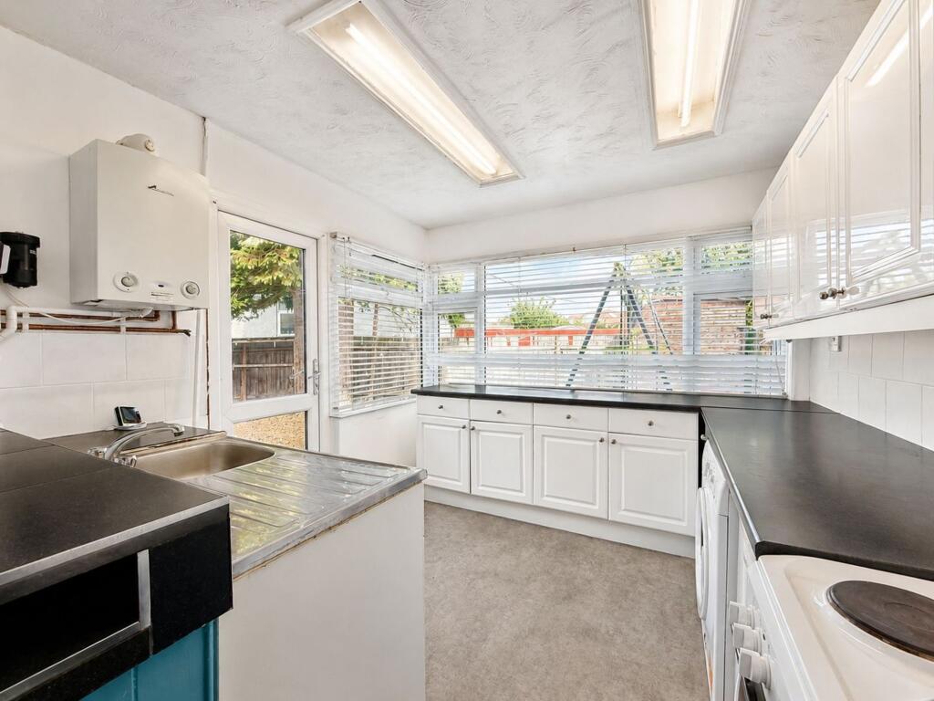 Laburnum Grove, Luton, LU3 photo 2