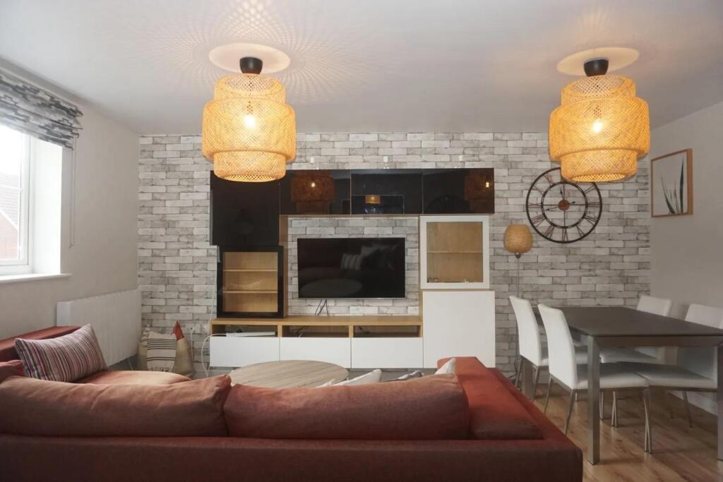 Apartment in Reading - View 2