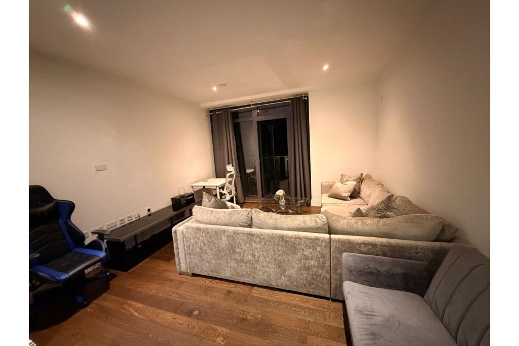 Apartment in London - View 5