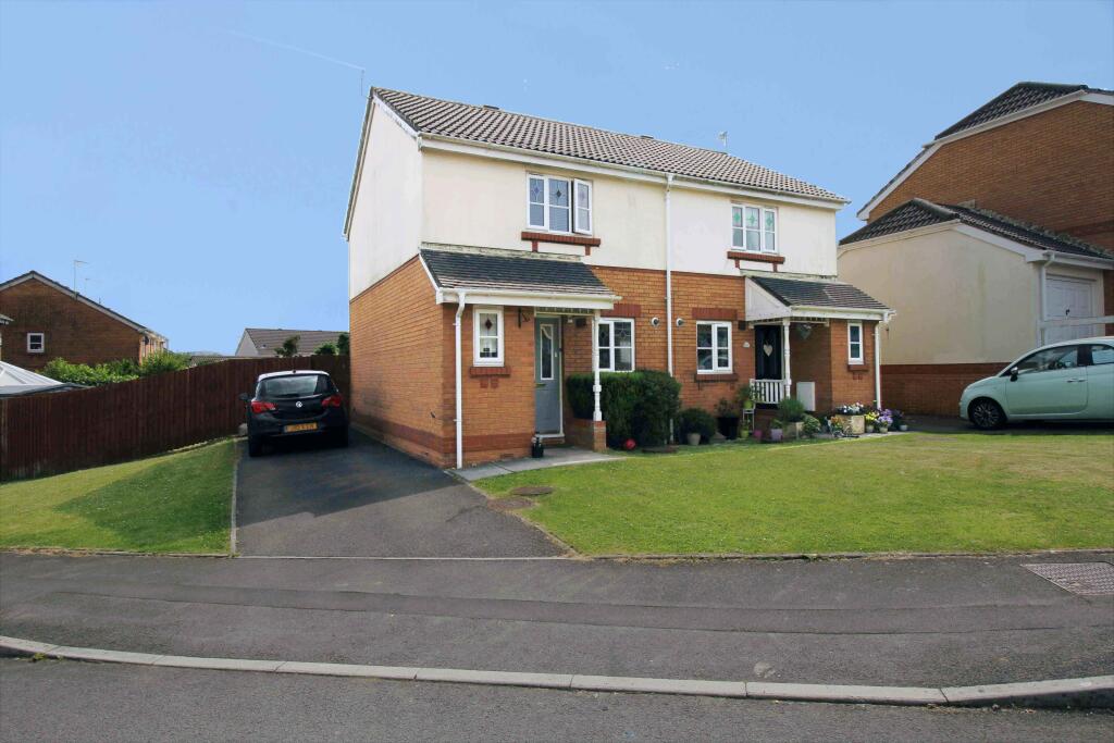 Main image of property: Maes Y Wennol, Pontyclun, CF72 8SB