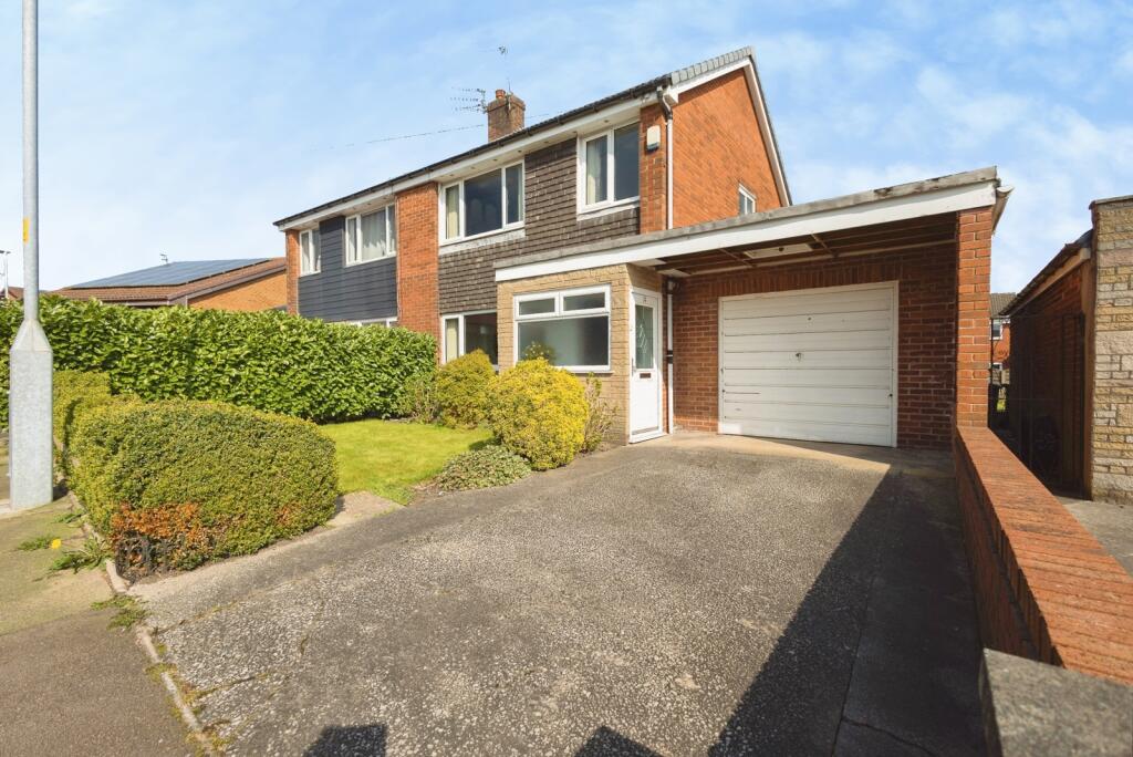 Main image of property: Linden Road, Denton, Manchester, Greater Manchester, M34