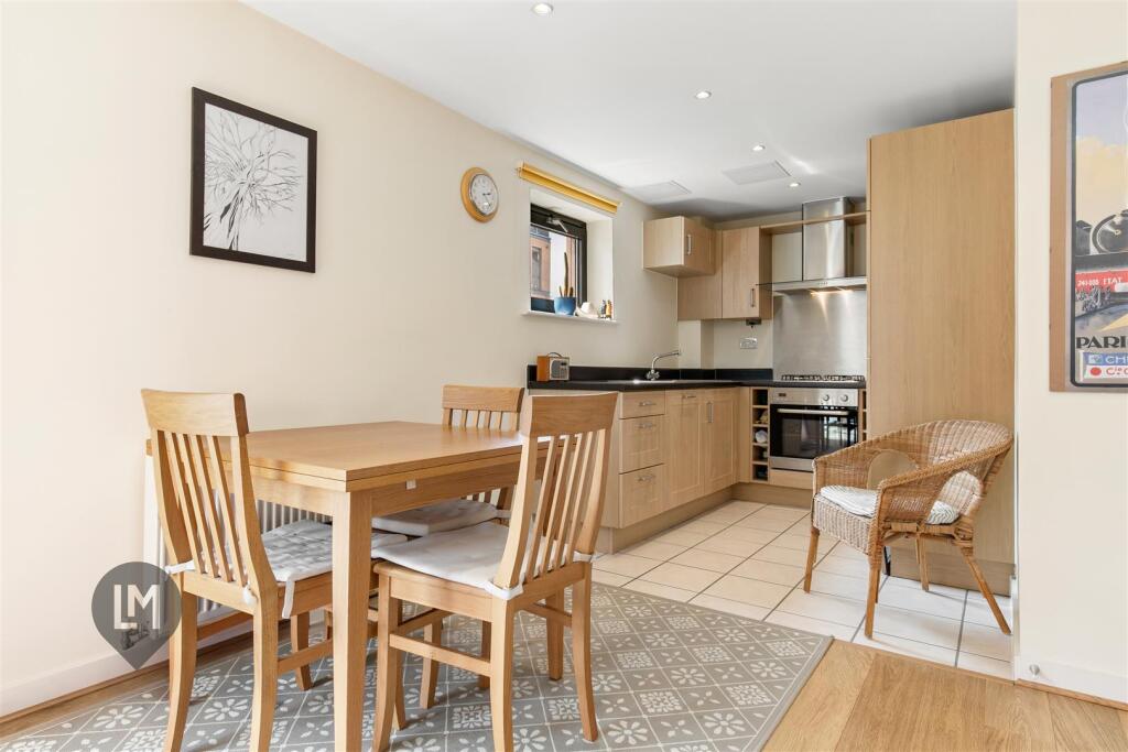 Main image of property: Scott Avenue, London