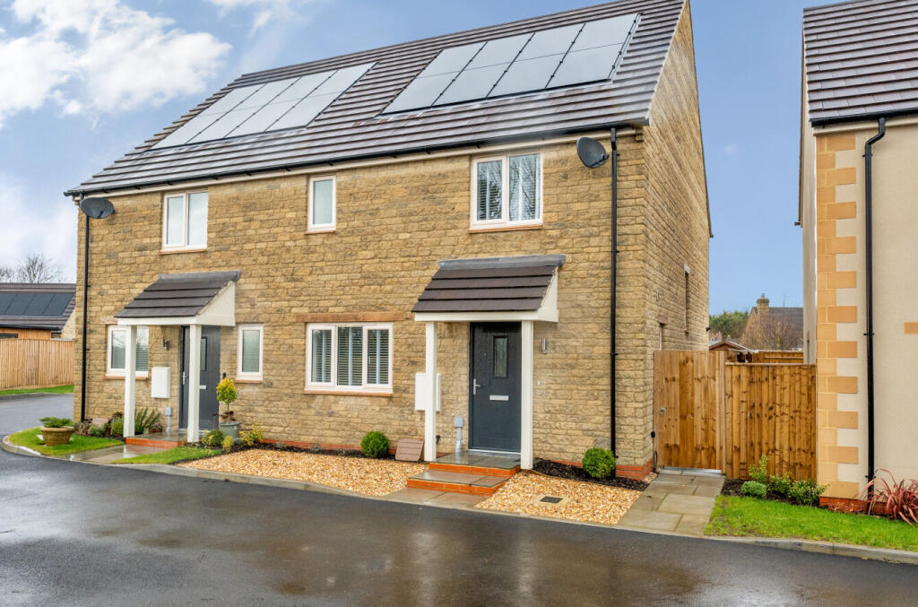Main image of property: Banbury Close, Faringdon, Oxfordshire, SN7