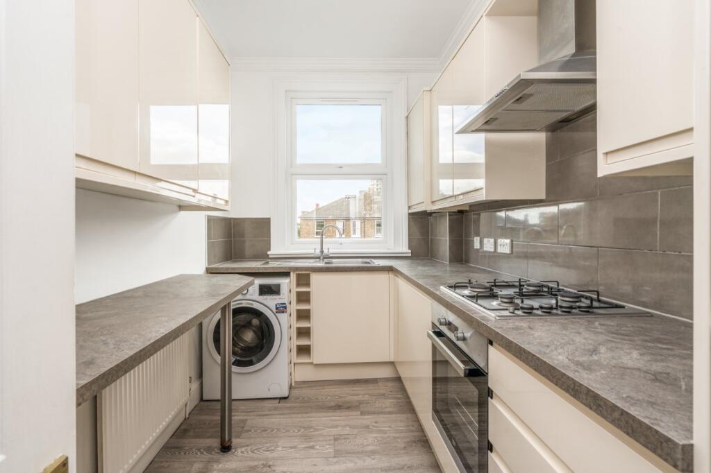 Apartment in London, Kilburn - View 4