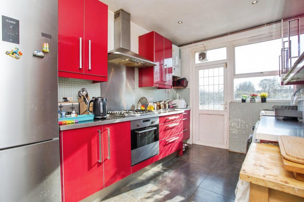 House in London - View 2