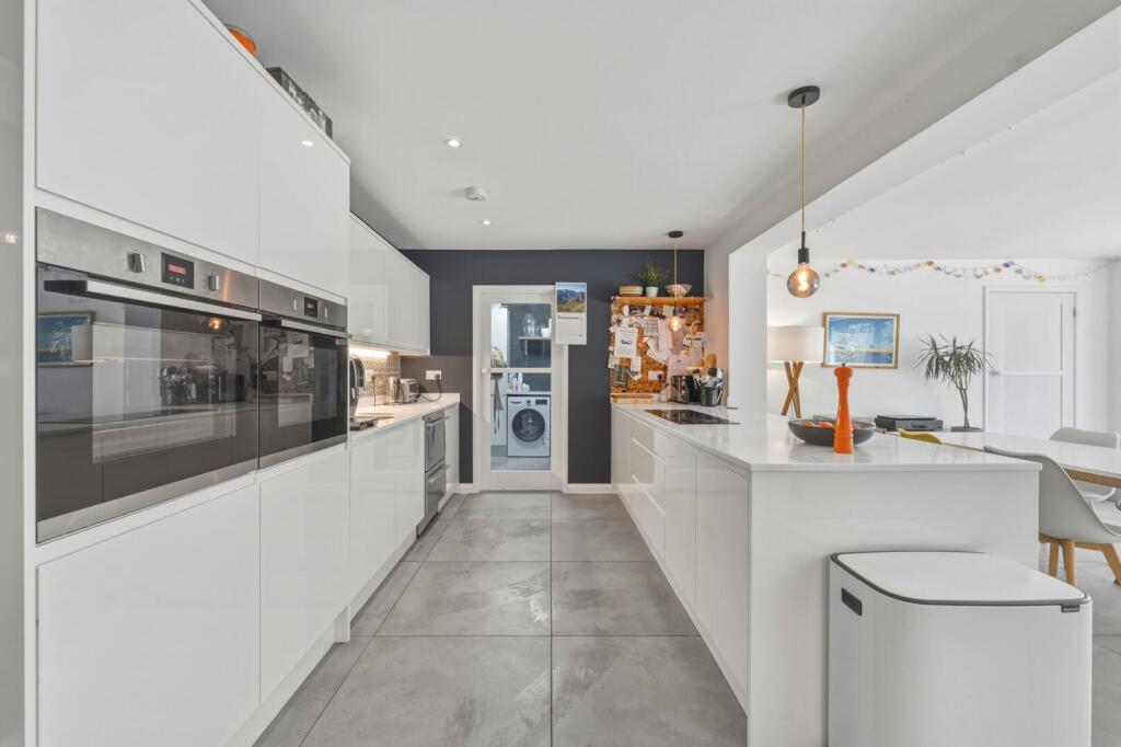 House in Rushcliffe, Abbey Park - View 5