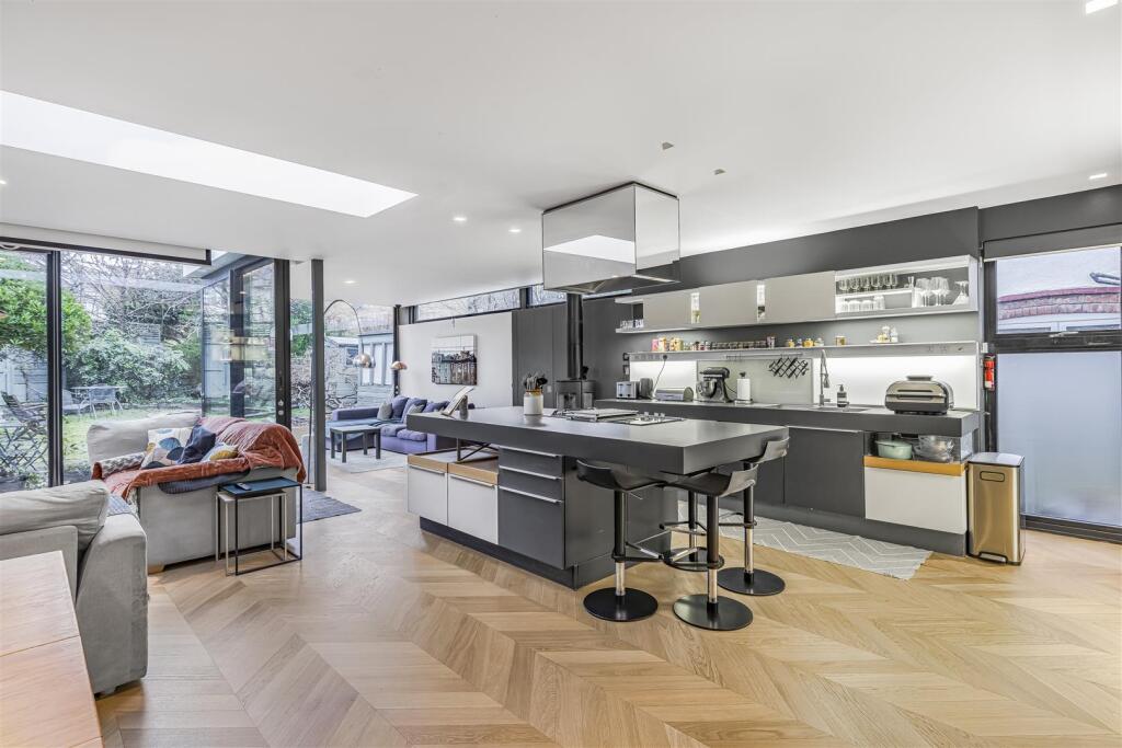 Hertford Avenue, East Sheen, SW14 photo 4