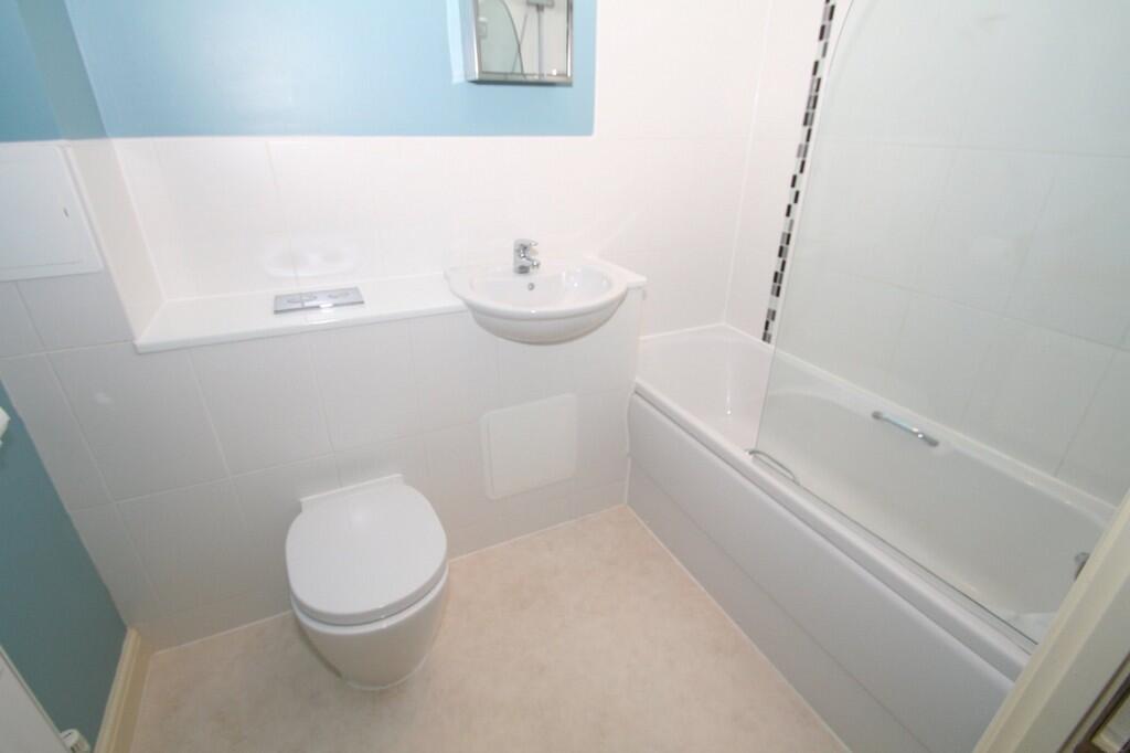 Apartment in Tonbridge - More