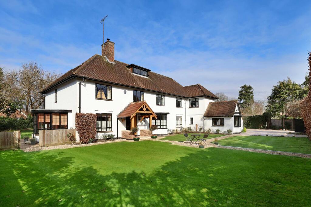 Main image of property: Shootersway Lane, Berkhamsted, Hertfordshire HP4