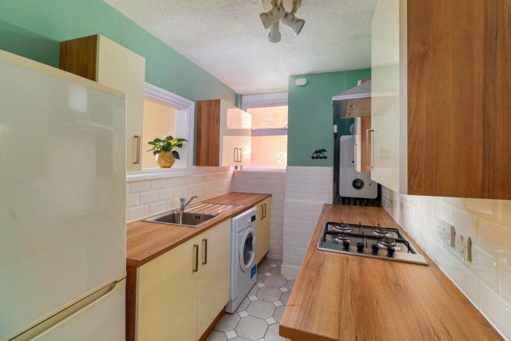 Apartment in Portsmouth, Southsea - View 5