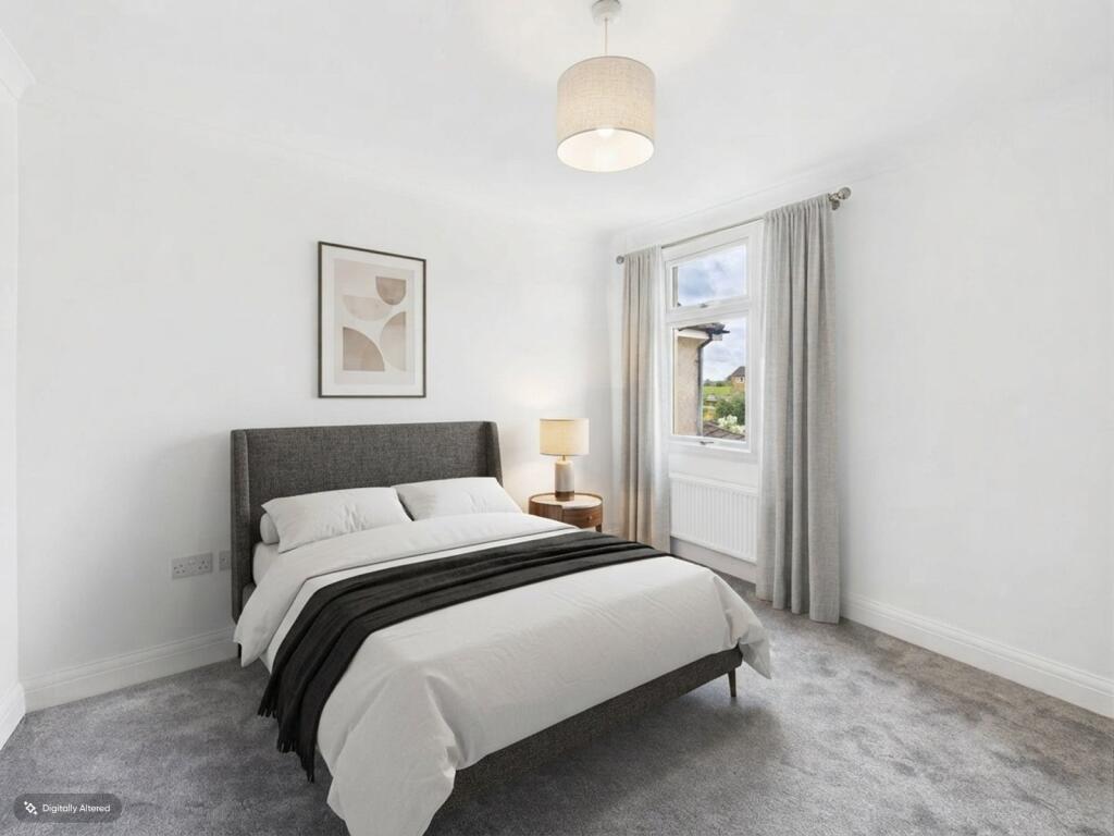 House in Old Windsor, Windsor and Maidenhead - More