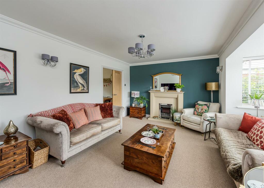 27 Beech Drive, Shifnal, TF11 8HJ photo 4