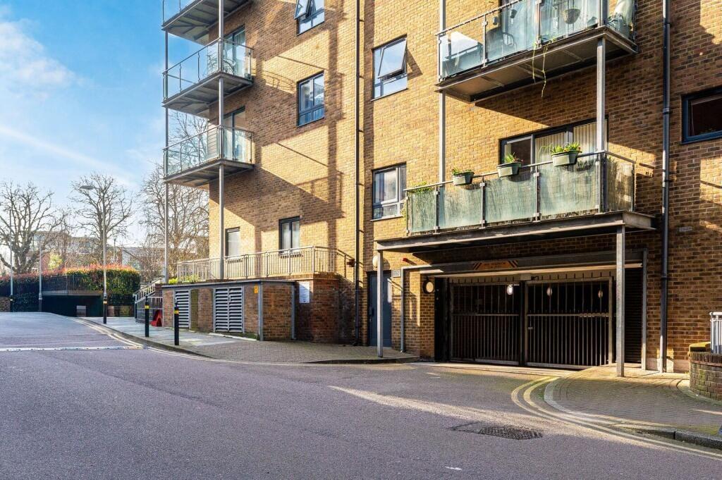 Main image of property: Hither Green Lane, London, SE13