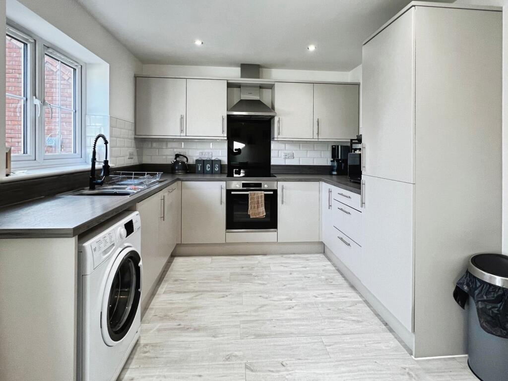 Willow Court, Cowbit, Spalding photo 4