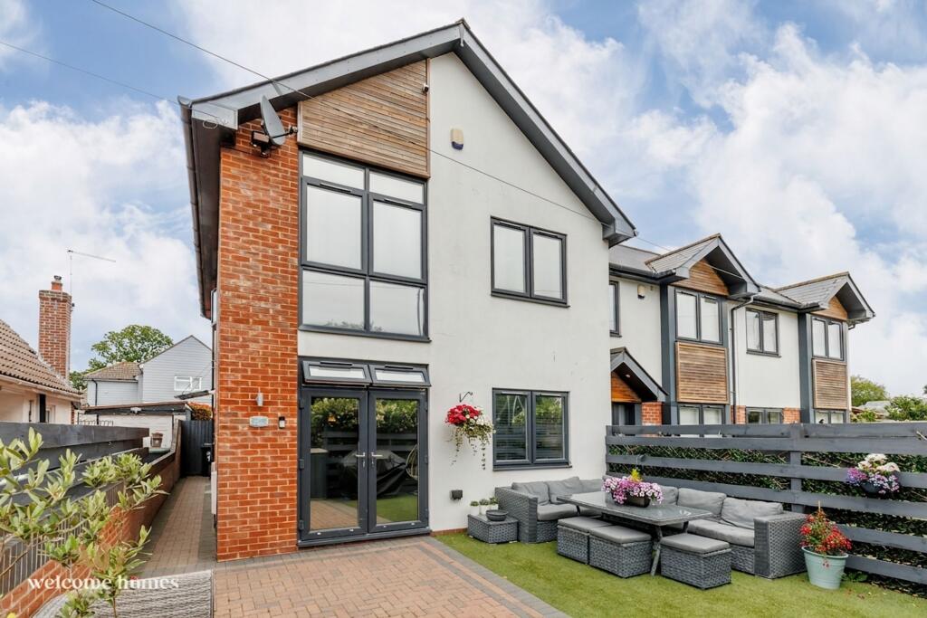 Main image of property: The Grove, Christchurch, BH23