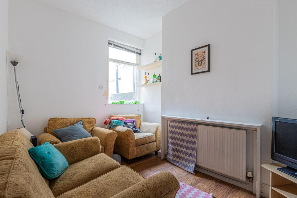 Main image of property: Dogfield Street, Cathays