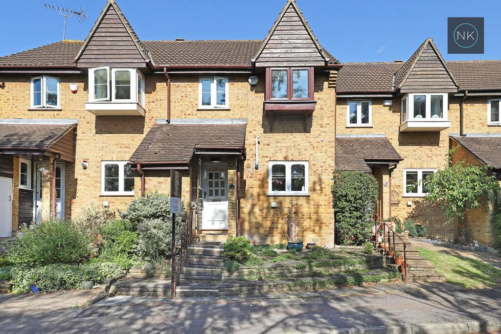 Main image of property: Slade End, Theydon Bois, Epping, Essex, CM16 7EP