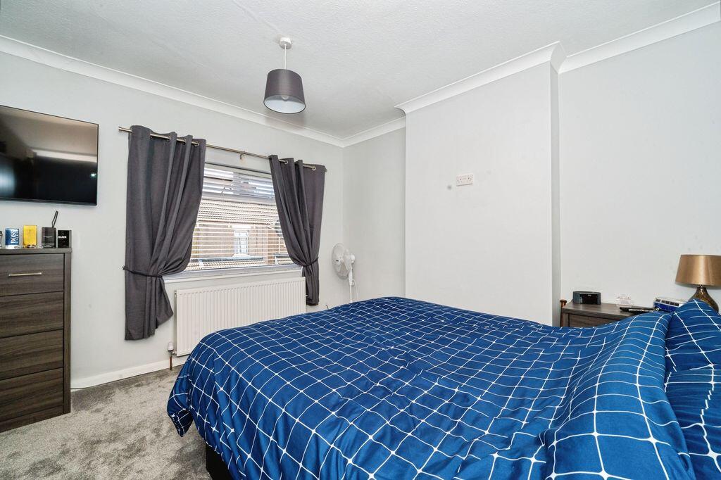 House in Cleethorpes, New Clee - More