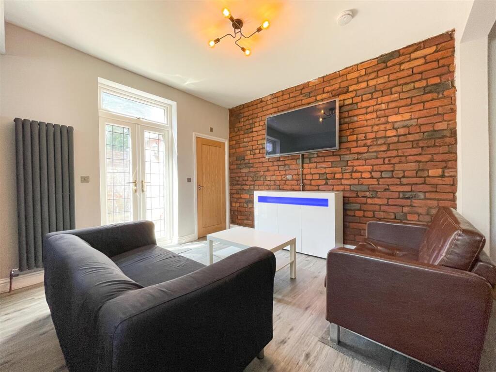 House in Sheffield, South Yorkshire - View 2