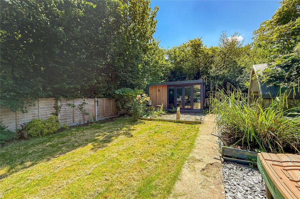 House in St Albans - View 6