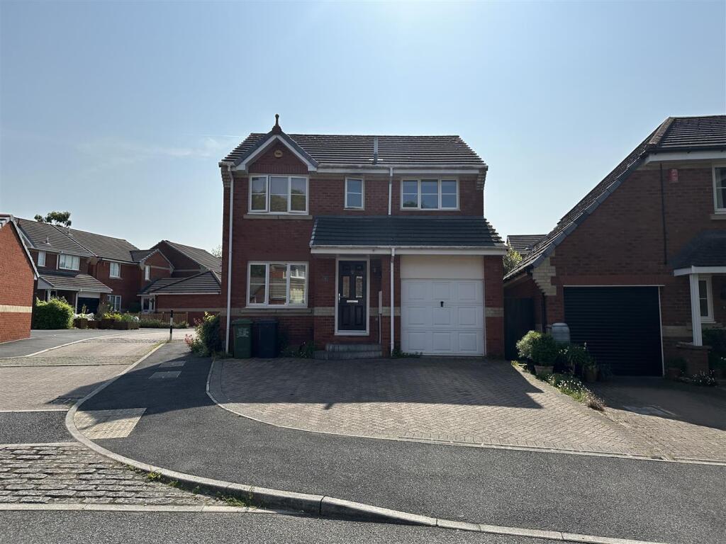 Main image of property: Well Oak Park, Exeter