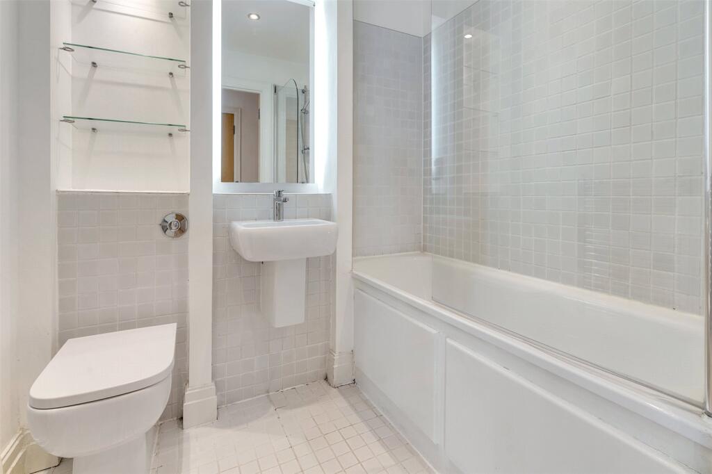 Apartment in London - View 5