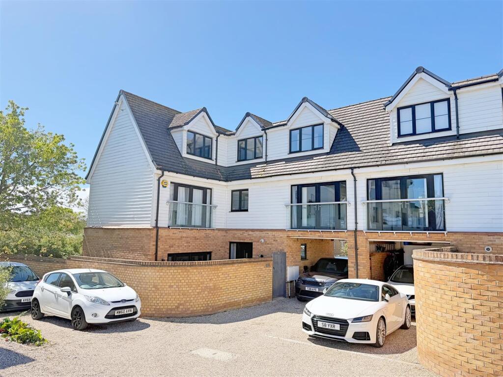 Main image of property: Dovehouse Yard, Braintree