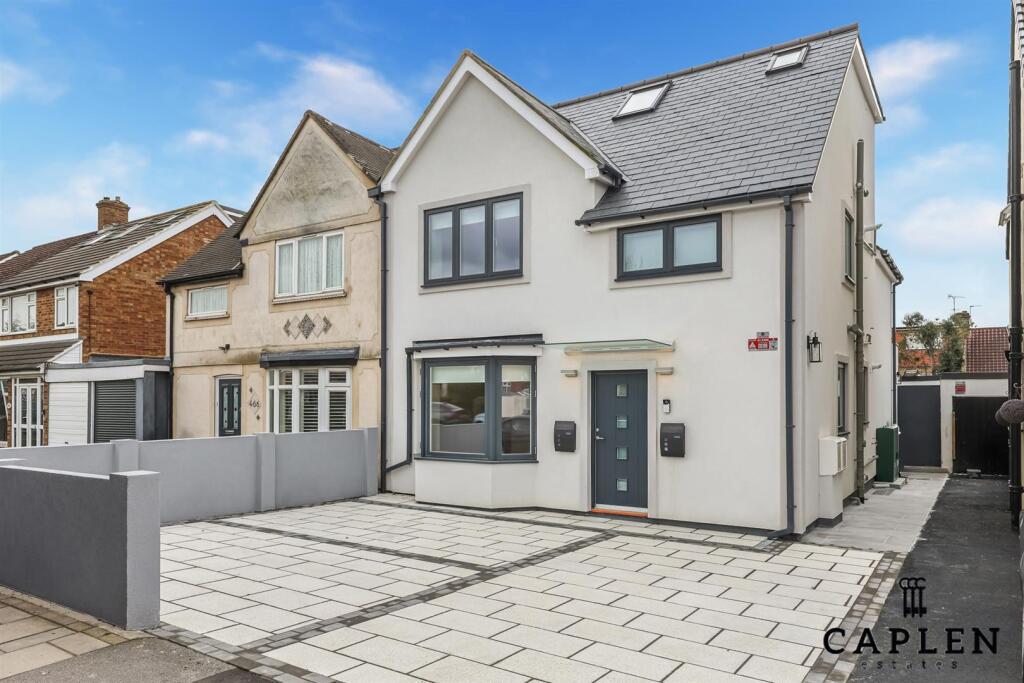 Main image of property: New North Road, Ilford