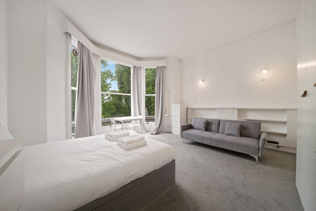 Studio flat for rent