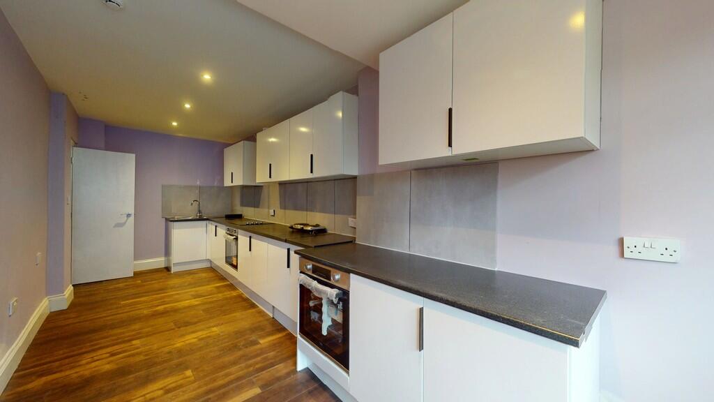 Main image of property: Bedsit with Ensuite in Thornton Heath