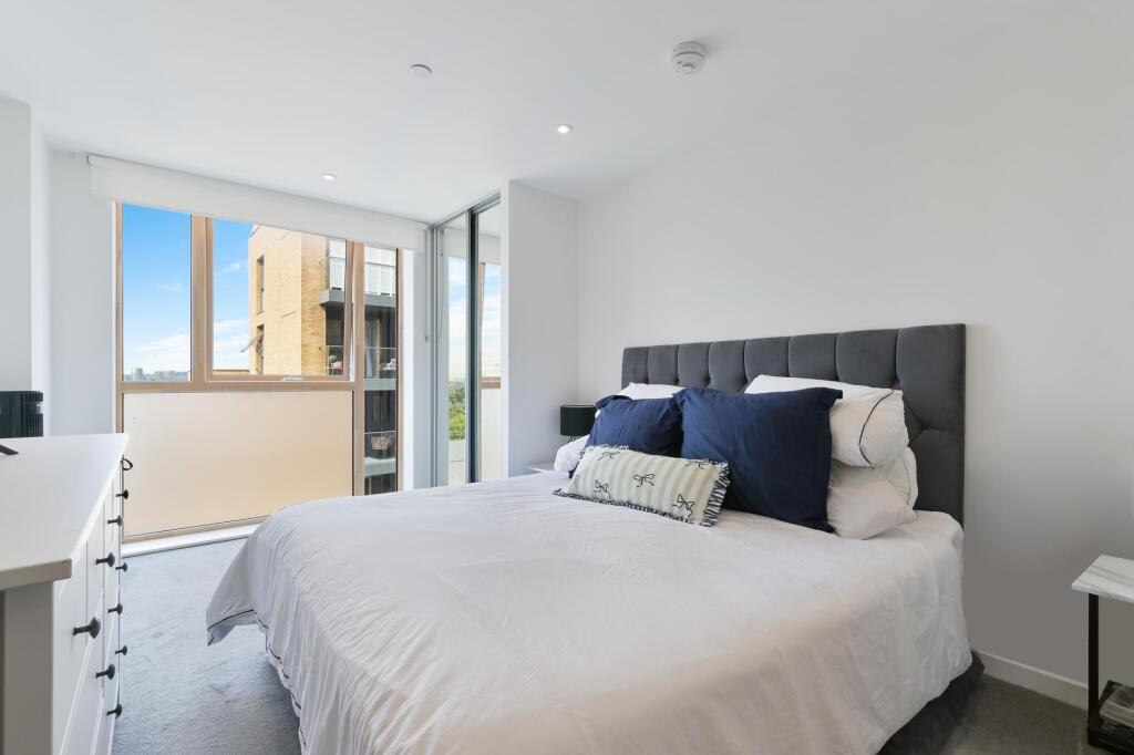Apartment in London - View 5