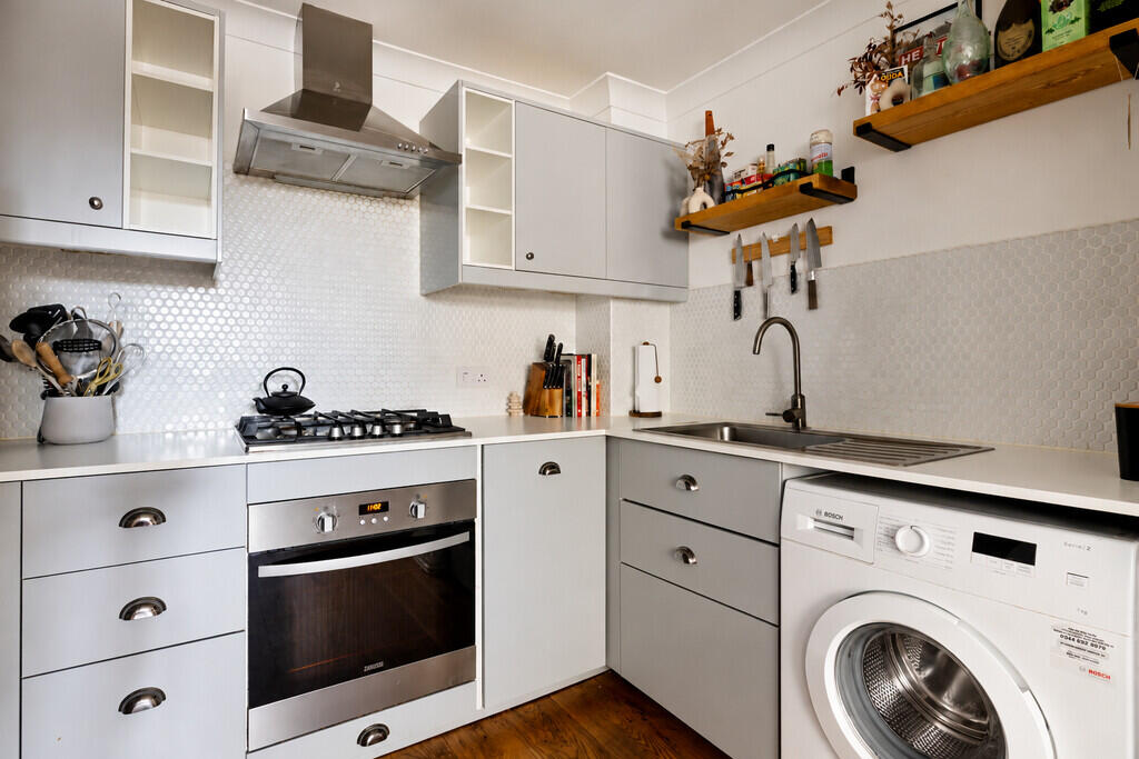 Apartment in London - View 5