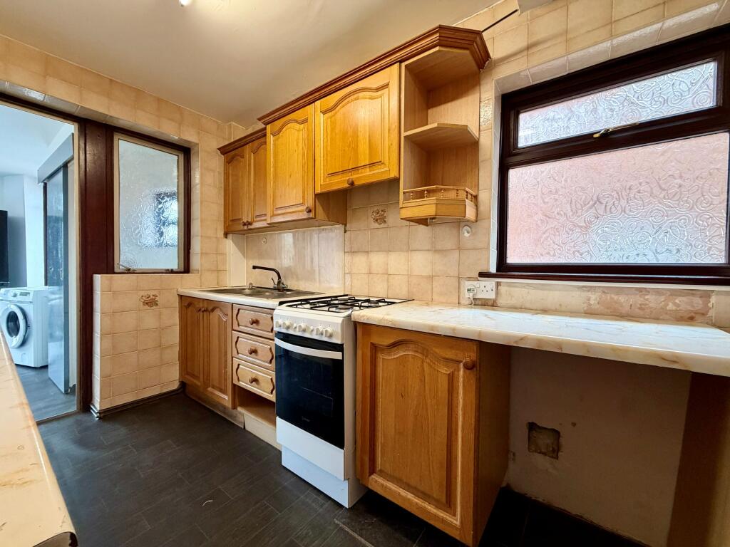 House in Warwick, Whitnash - View 5