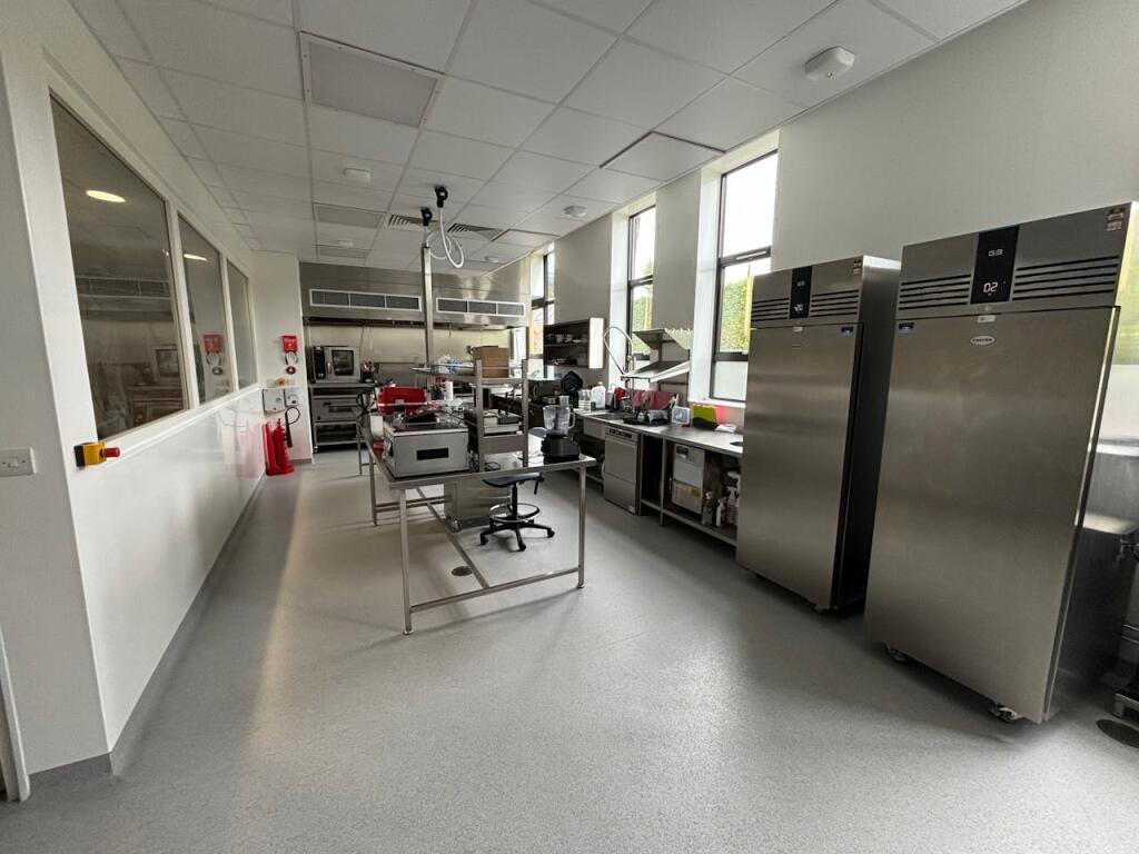 Commercial Kitchen.jpg