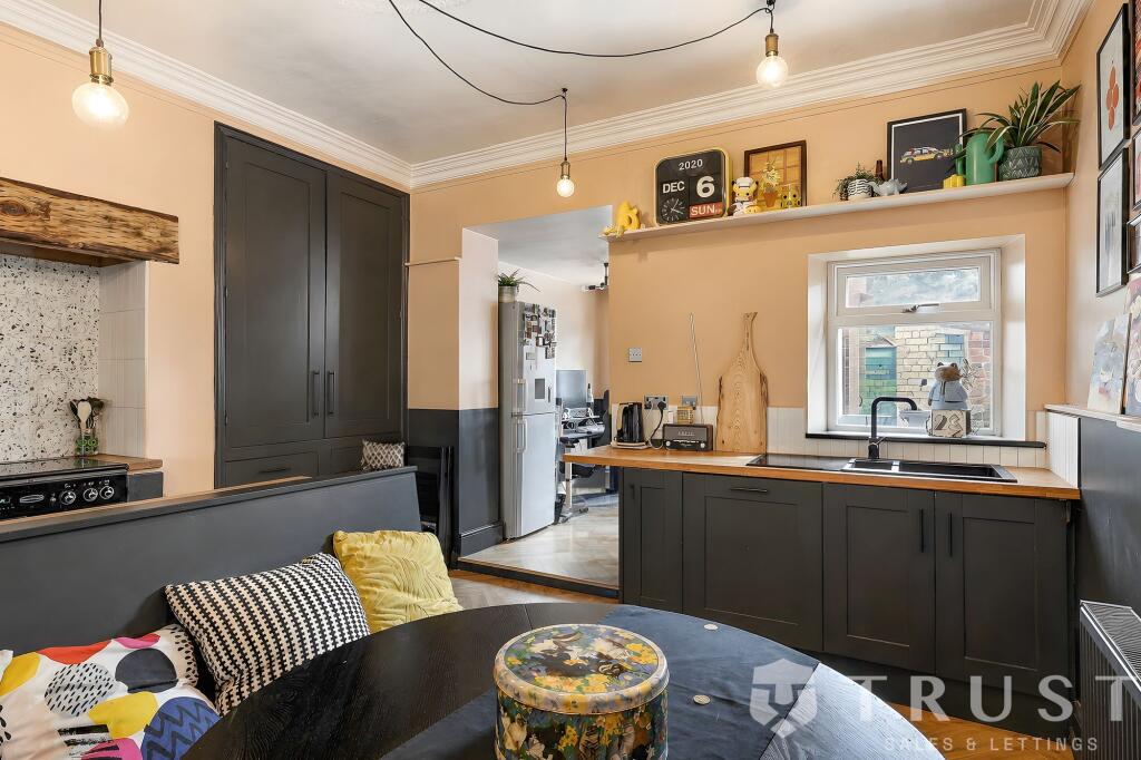 House in Kirklees, Hill Top Estate, Dewsbury Moor - More
