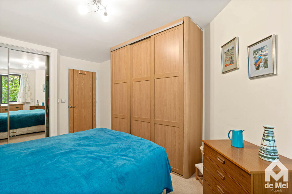 Apartment in Gloucester - More