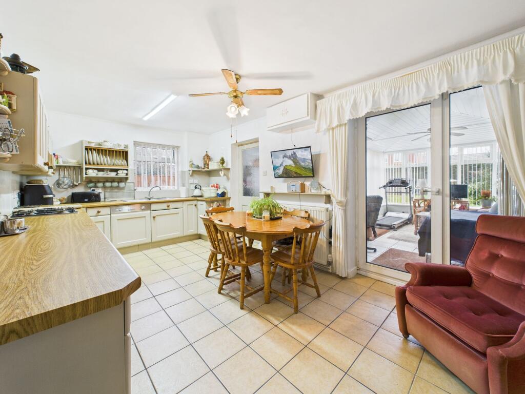 Hall Street, Sutton in Ashfield, Nottinghamshire - View 5