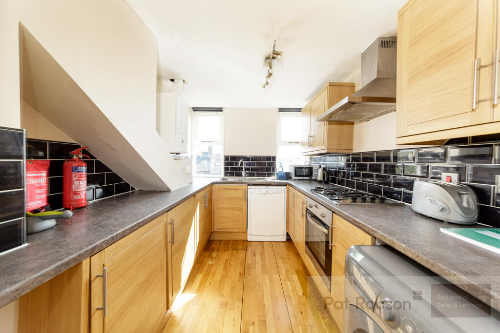 Apartment in Newcastle upon Tyne - View 3