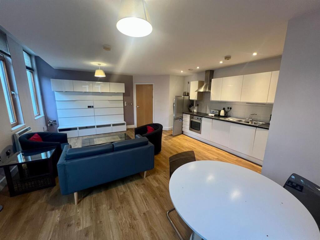 Apartment in Manchester, Northern Quarter, City Centre - View 3