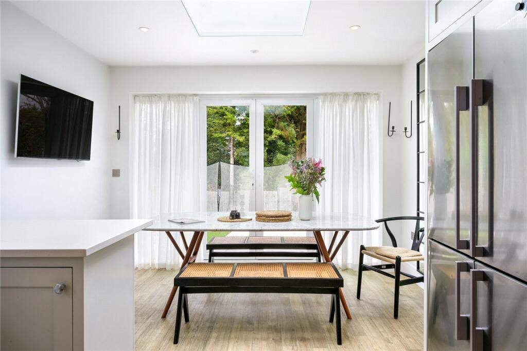 Longdown Lane North, Epsom, Surrey, KT17 photo 4
