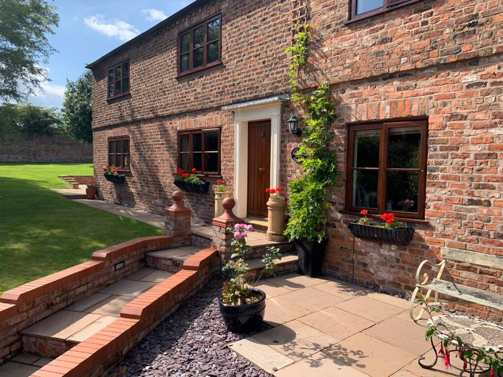 Main image of property: Hoole Bank, Hoole Village, Chester, Cheshire