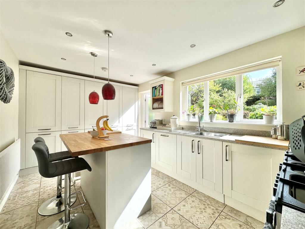 House in High Peak, Hayfield - View 4