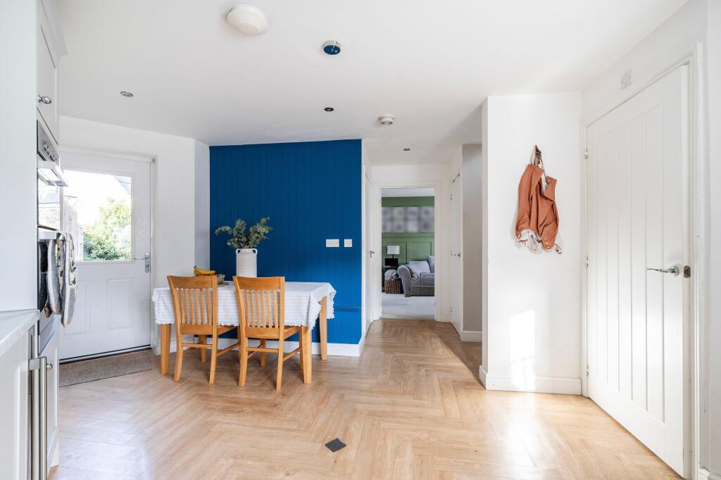 House in Ipswich - View 4
