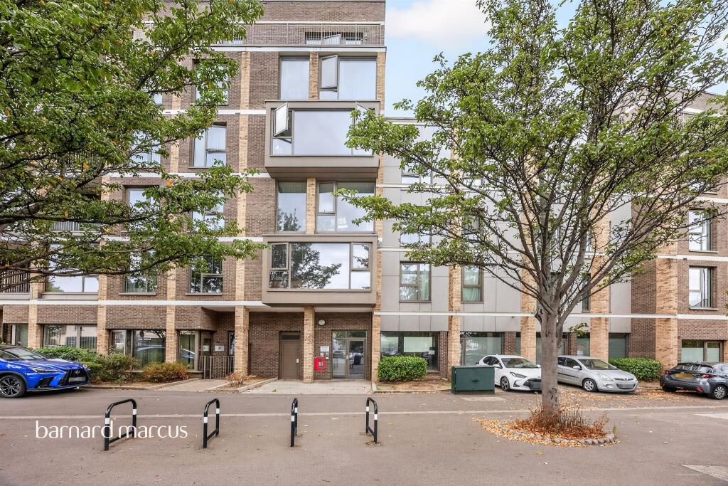Apartment in Croydon - View 4