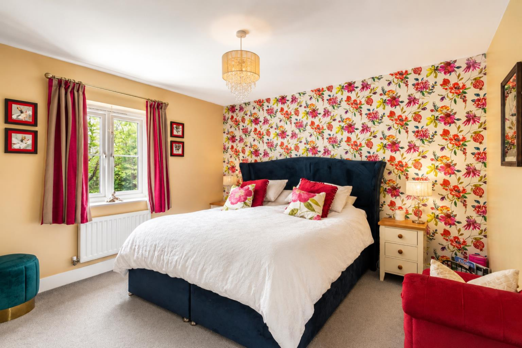 Tinchurch Drive, Burgess Hill photo 4