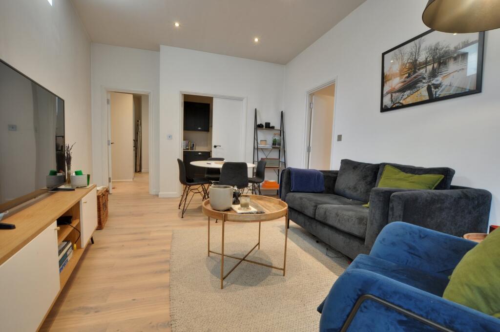Apartment in Twickenham - View 2