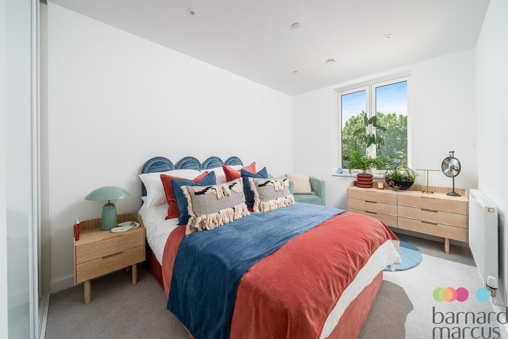 Apartment in London - View 5