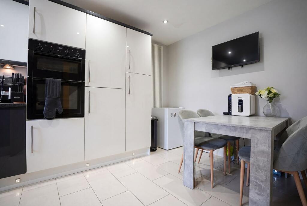House in Birmingham, Hall Green - View 4